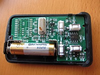Garage remote showing EV1527 chipset
